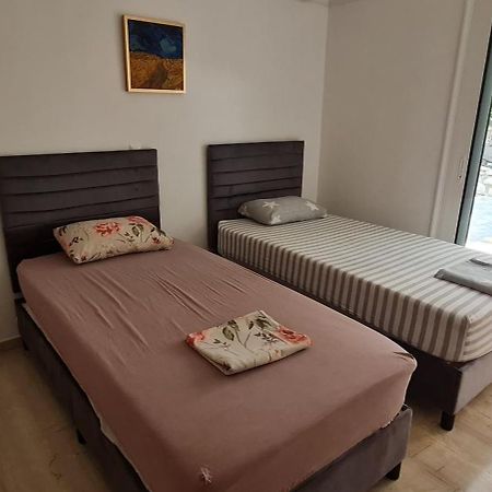 Gerys House Apartment นิเกียนา ภายนอก รูปภาพ